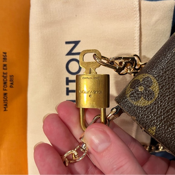 💯 Authentic vintage Louis Vuitton Sarah wallet, with lock and key (306) - Picture 4 of 10